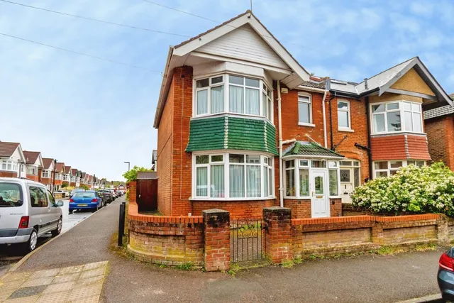 Twyford Avenue, Upper Shirley, SO15, photo 1