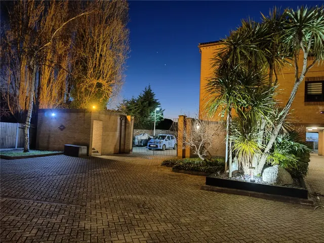 Westgate Court, Waltham Cross, photo 3