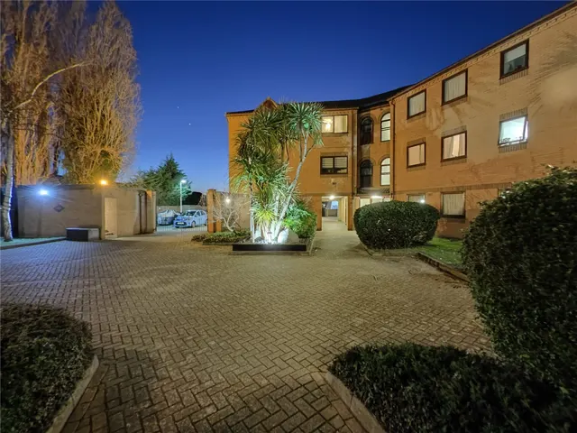 Westgate Court, Waltham Cross, photo 2