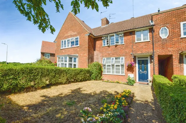 Photo 3 — Lemsford Lane, WELWYN GARDEN CITY