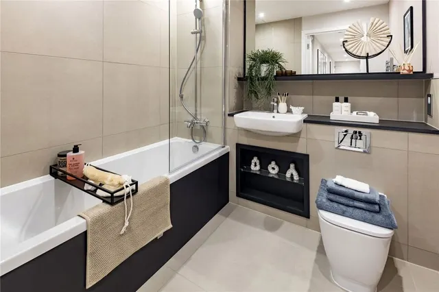 Lytton Way, SG1, photo 3