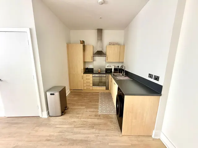 Guildford Street, Surrey Chertsey, KT16, photo 3