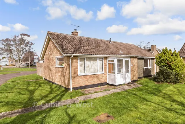 Spinney Walk, Barnham, PO22, photo 1