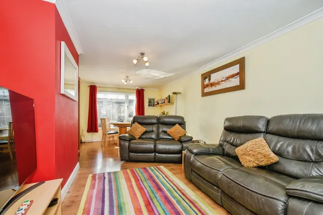 Churchill Close, Calne, SN11, photo 2