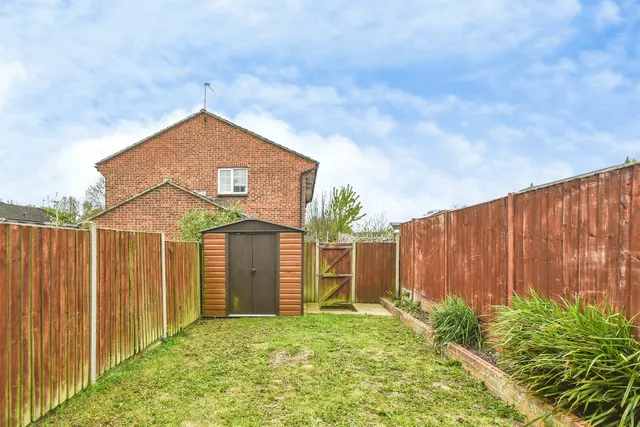 Photo 2 — Lambert Close - Freshbrook, Swindon