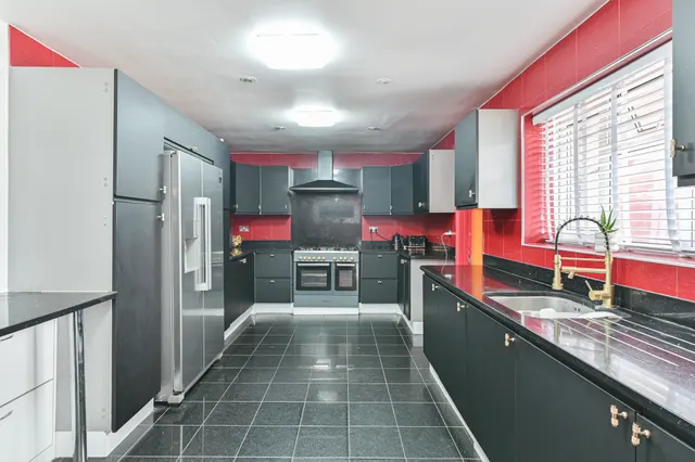 Photo 3 — 22 Kneller Road, New Malden