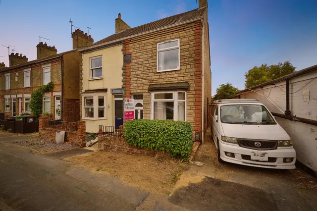 Broadway, Yaxley, PE7, photo 1