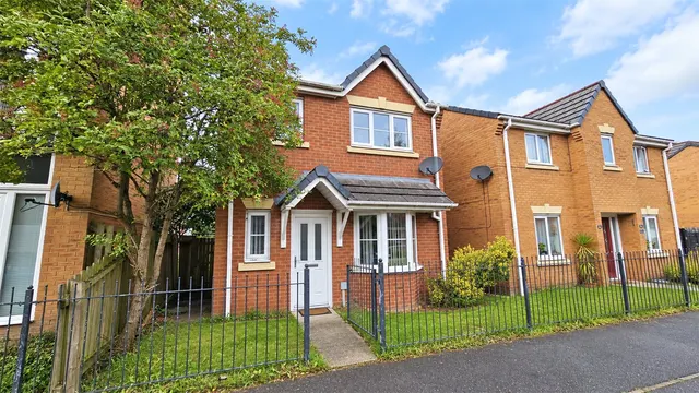 Addenbrooke Drive, Hunts Cross, L24, photo 1