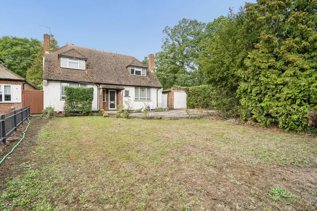 West End Lane, Pinner, HA5, photo 1