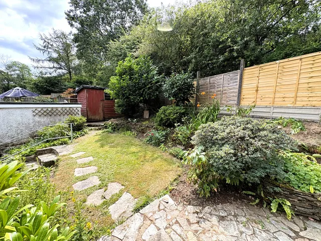 Photo 3 — Sycamore Avenue, Bishopsmead, Tavistock...