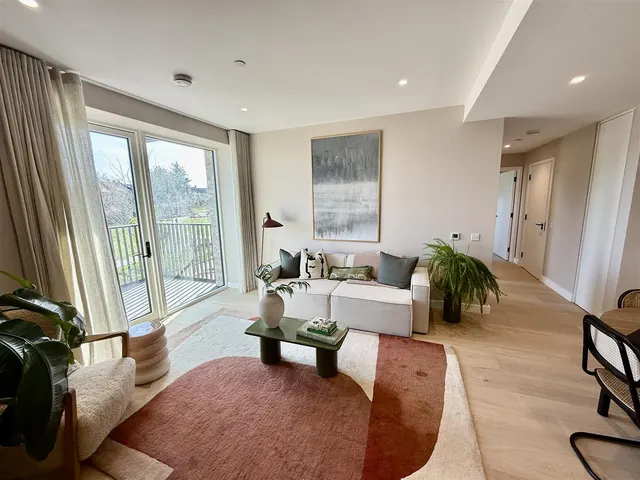 Parkview Avenue, London, NW2, photo 2
