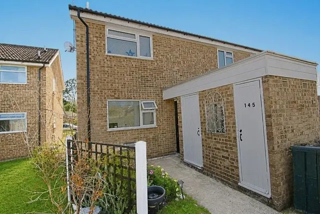 Sutton Avenue, Woking, GU21, photo 1