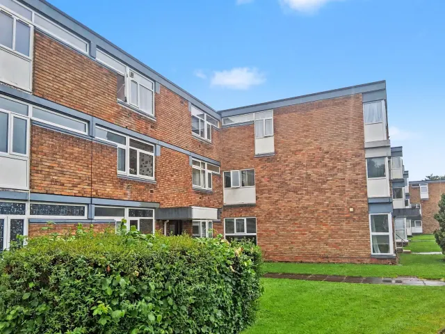 Newbridge Crescent, Wolverhampton, photo 1