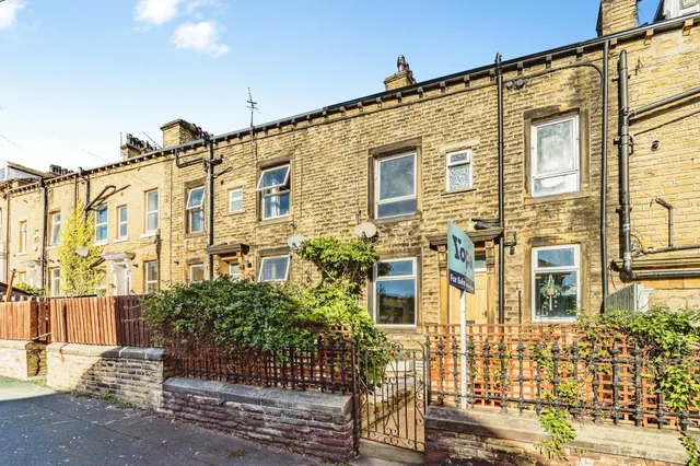 Langdale Street, Elland, HX5, photo 1