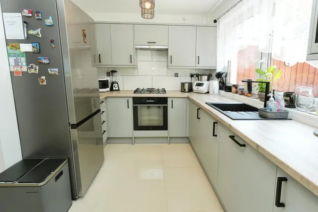 Greenwood Avenue, Rowley Regis, B65, photo 3
