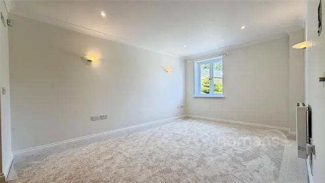 Alexandra Road, Aldershot, GU11, photo 2