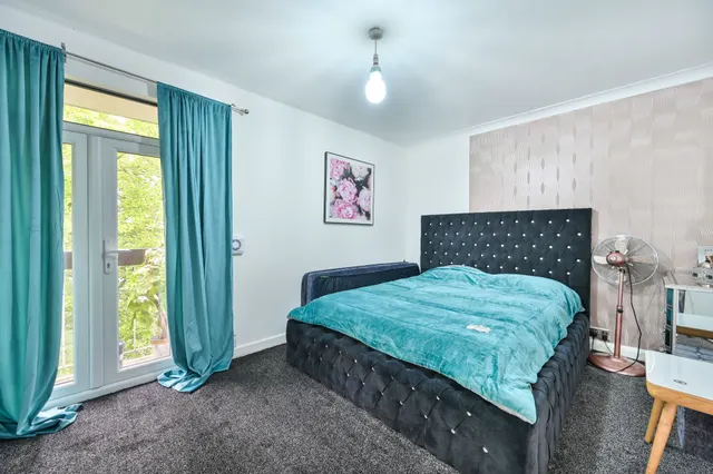 Photo 3 — 14 Accadia Court, 1-3 Blackbird Hill, London