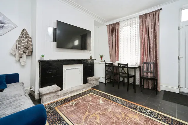 Ashton Avenue, Leeds, LS8, photo 2