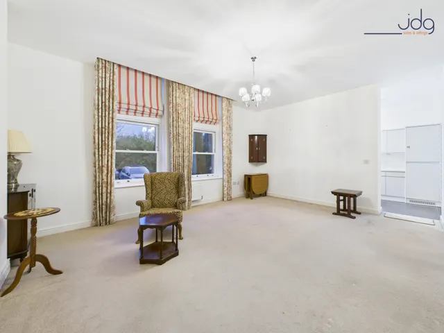 Kershaw Drive, LA1, photo 3