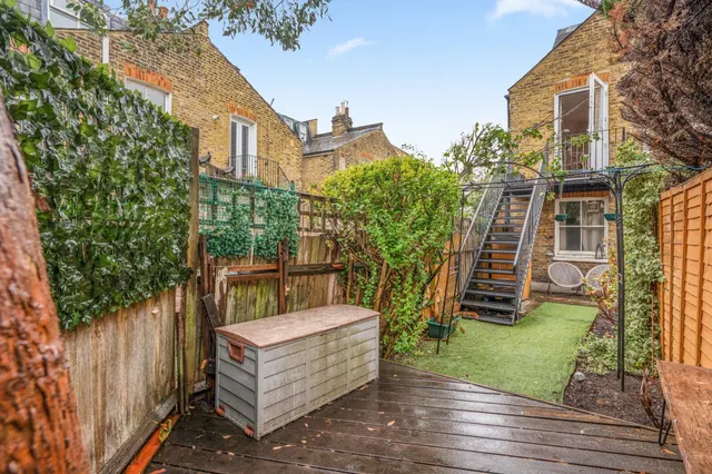 Trentham Street, London, SW18, photo 3