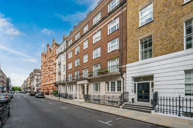 Flat A, 24 Wimpole Street, London, photo 1