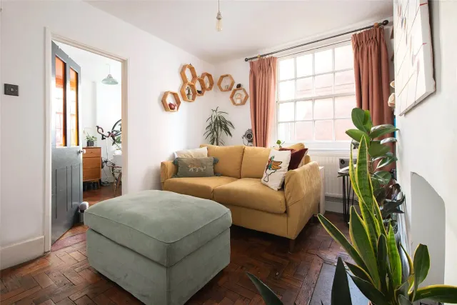 Hannibal Road, Stepney Green, E1, photo 1