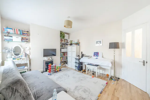 18 Lowther Road, Stanmore, photo 1