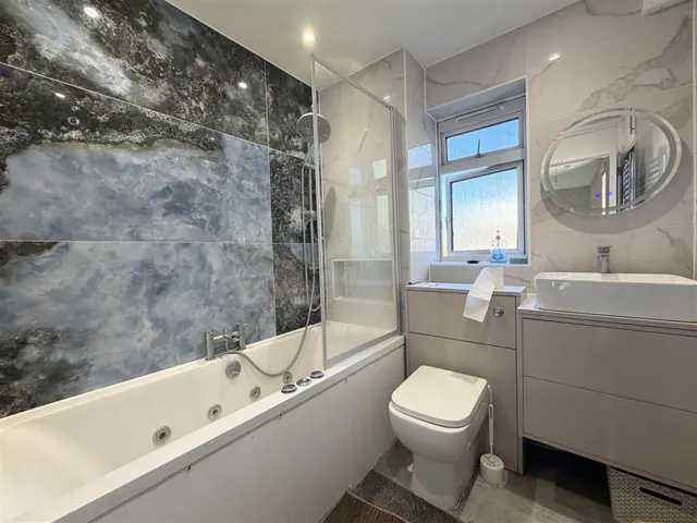Brockles Mead, Harlow, photo 1