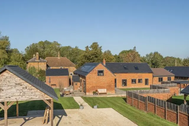 Yew Tree House, The Slade, CV47, photo 1