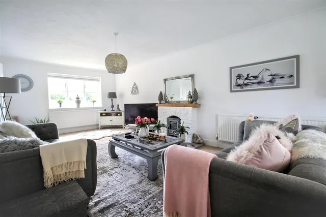 Eagle Road, Erpingham, NR11, photo 3