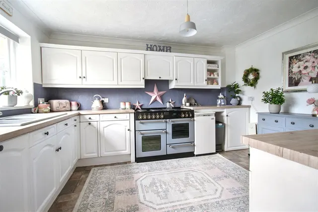 Eagle Road, Erpingham, NR11, photo 2