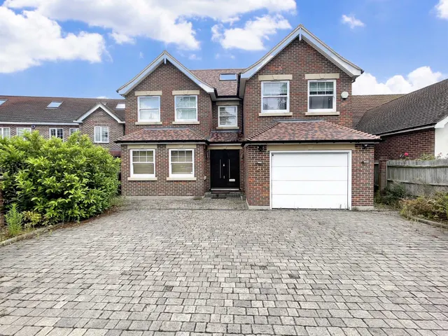 Bournwell Close, Hadley Wood, Hertfordshire, EN4 0JX, photo 1