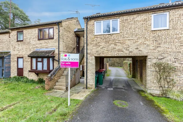Brooklands Road, Crawley, photo 1