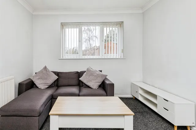 Photo 2 — Brooklands Road, Crawley