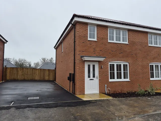 Lewsley Drive, Somercotes, DE55, photo 1