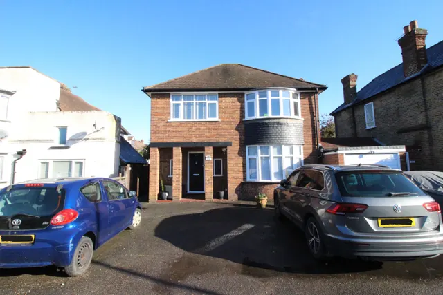 Cheam Common Road, WORCESTER PARK, Surrey, Worcester Park, KT48QR, photo 1