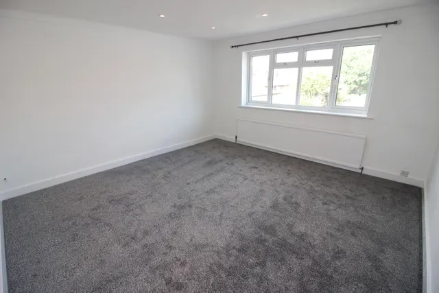 Photo 2 — Cheam Common Road, WORCESTER PARK, Surrey, Worcester Park, KT48QR