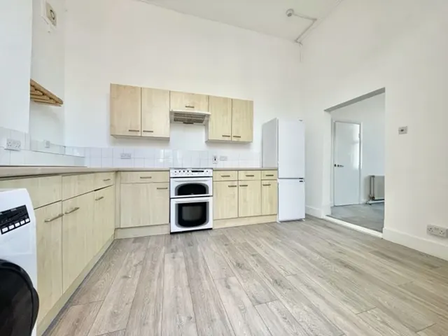 225 Portobello Road, London W11 1LU, photo 1
