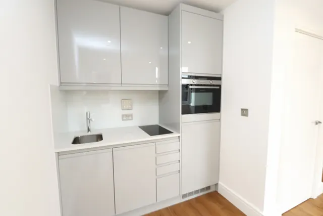 Photo 3 — 73 London Road, Romford, Essex, RM7 9DF