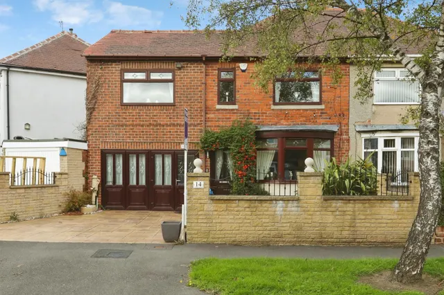 Lister Crescent, Basegreen, S12, photo 1