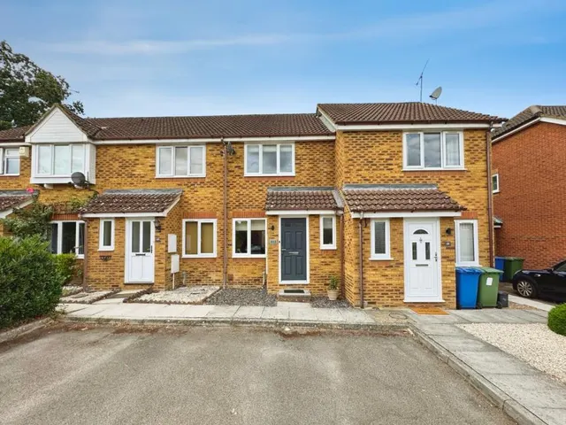 Deller Street, Binfield, RG42, photo 1