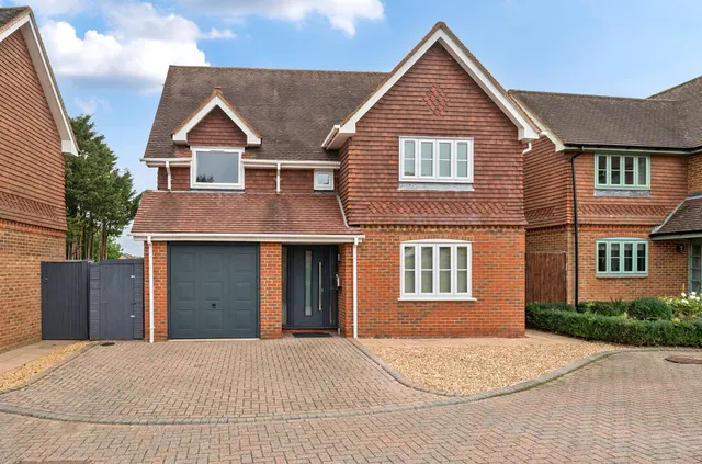 The Green, Frimley Green, Camberley, Surrey, GU16 6HF, photo 1