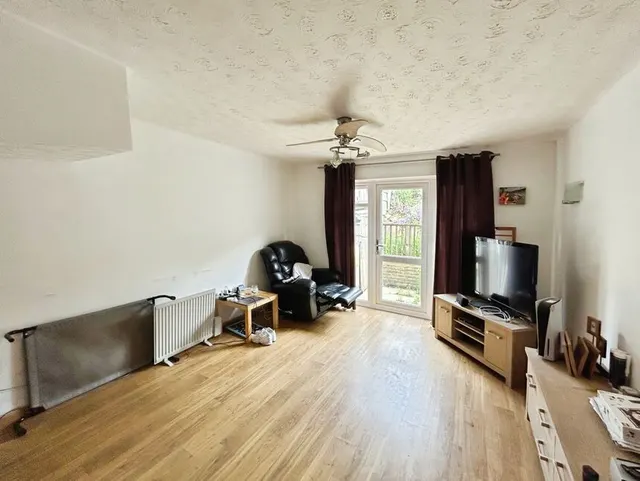 Photo 3 — Wye Dale, Church Gresley, Derbyshire, DE11