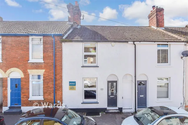 St. John's Road, Faversham, ME13, photo 1