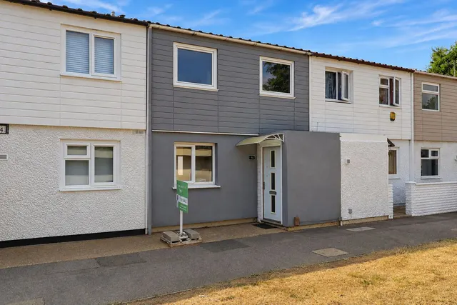 3 bedroom house — Celandine Close, South Ockendon, Thurrock, RM15