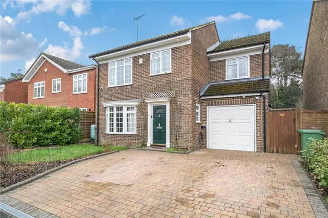 Regent Way, Frimley, GU16, photo 1