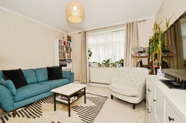 Oxhey Drive, Watford, WD19, photo 1