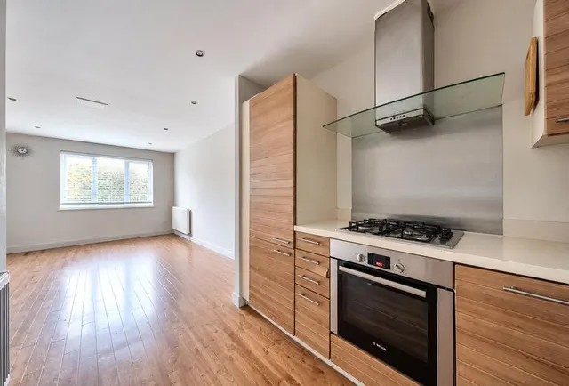 Ladbroke Road, Redhill, RH1, photo 3