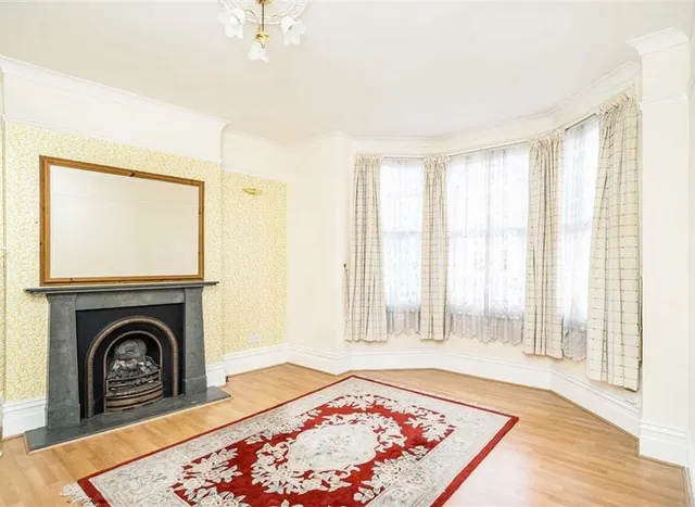 Photo 3 — Sudbourne Road, Brixton, SW2