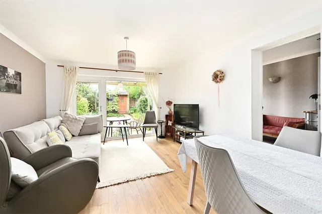 Photo 3 — Colne Way, Ash, Guildford, Surrey, GU12 6LZ